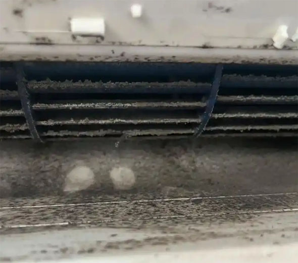 桂林市空调吹的风有股烧焦味是怎么回事